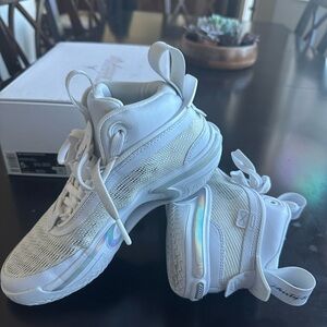 Air Jordan XXXVI (GS) White/Metallic Silver 5Y